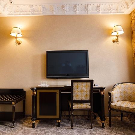 Axelhof Boutique Hotel ドニプロペトロウシク エクステリア 写真