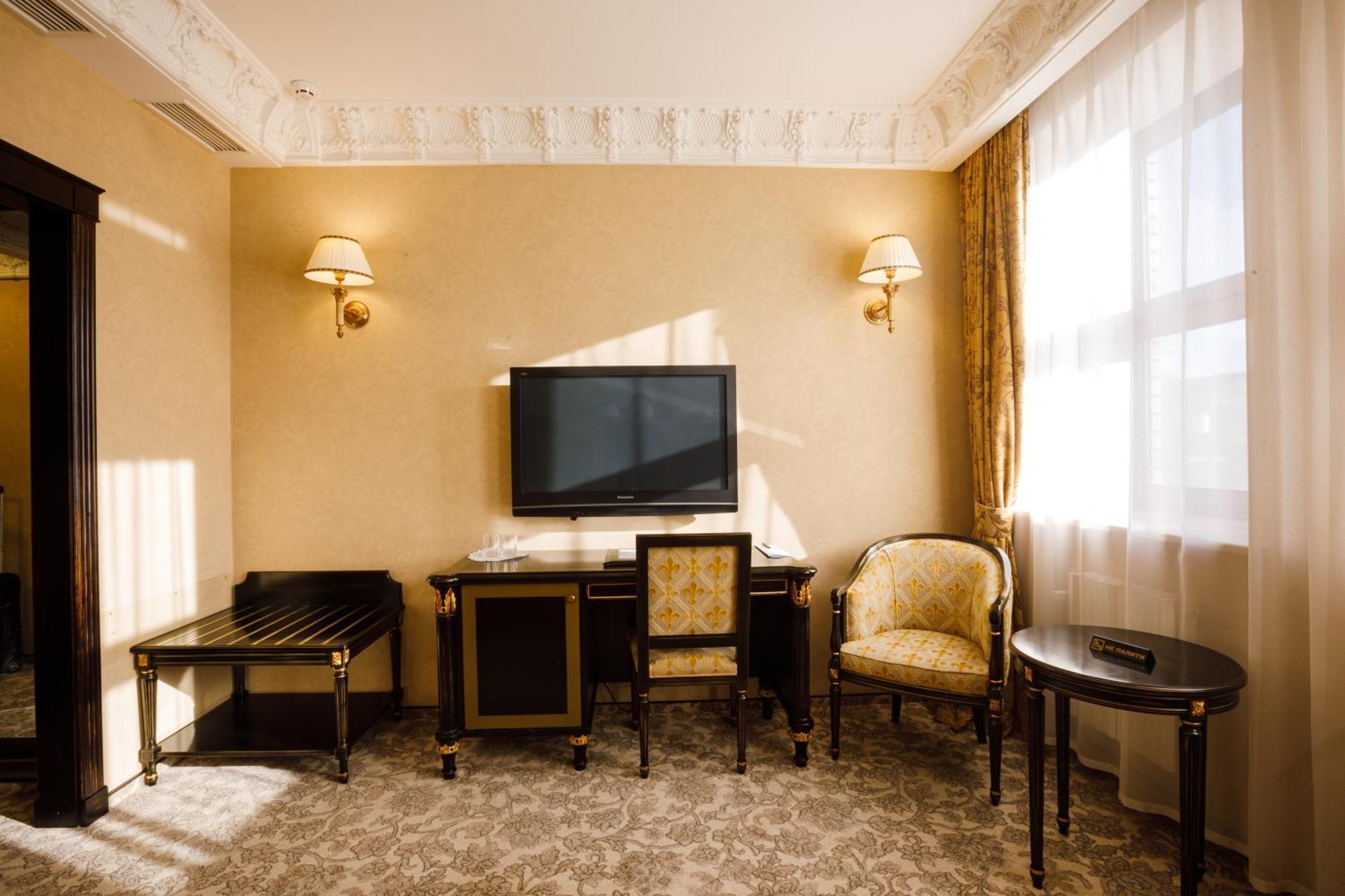 Axelhof Boutique Hotel ドニプロペトロウシク エクステリア 写真