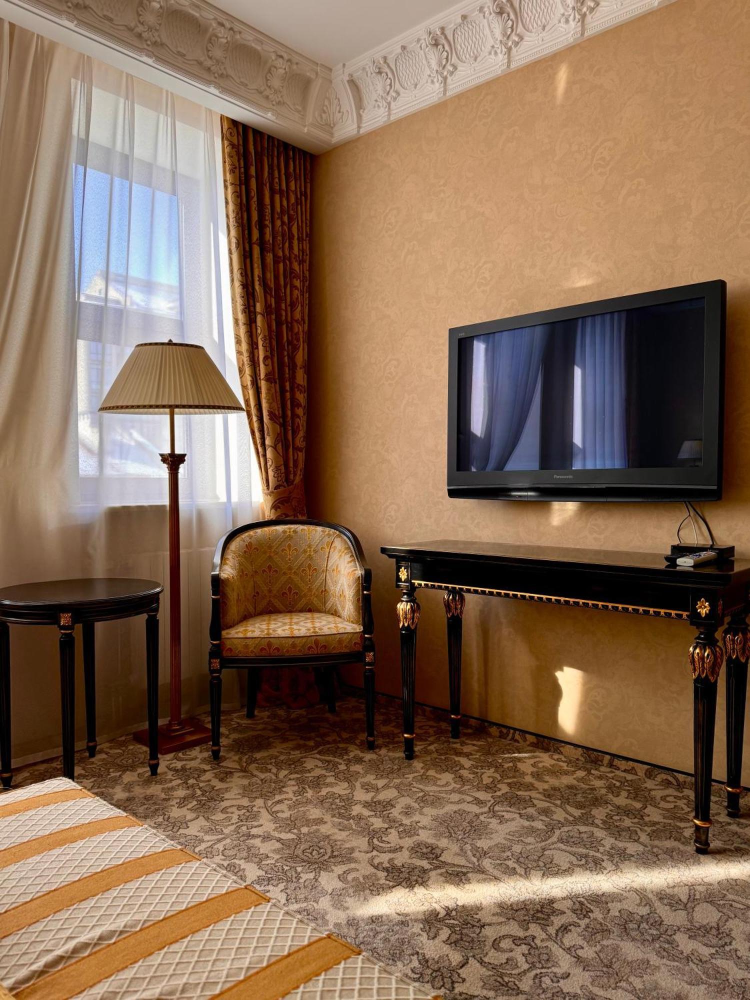 Axelhof Boutique Hotel ドニプロペトロウシク エクステリア 写真