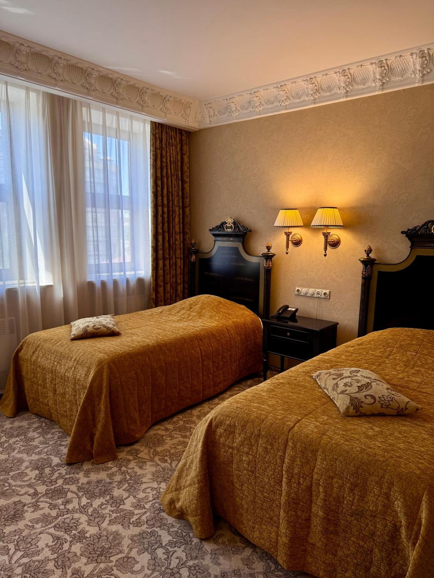 Axelhof Boutique Hotel ドニプロペトロウシク エクステリア 写真