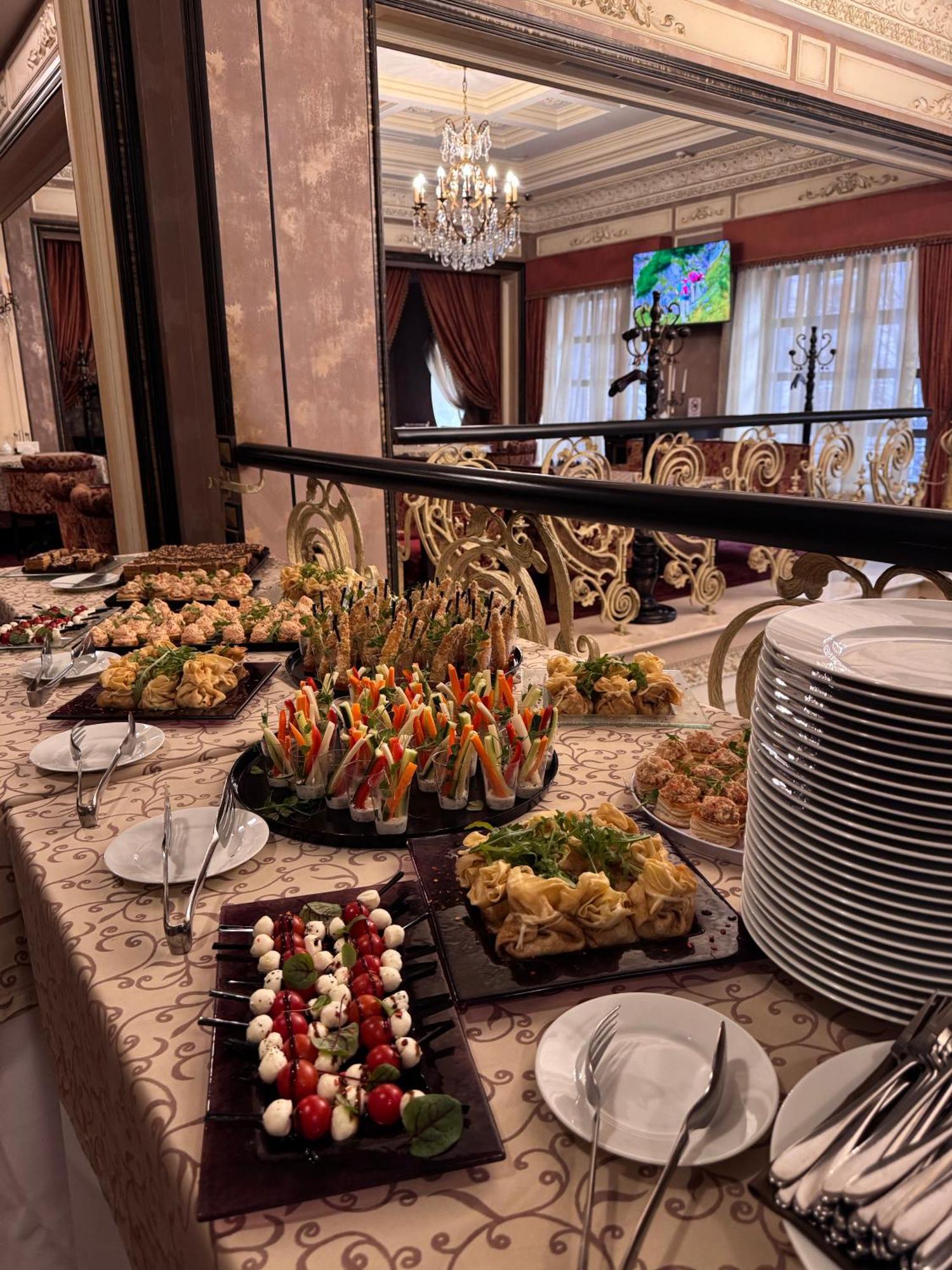 Axelhof Boutique Hotel ドニプロペトロウシク エクステリア 写真