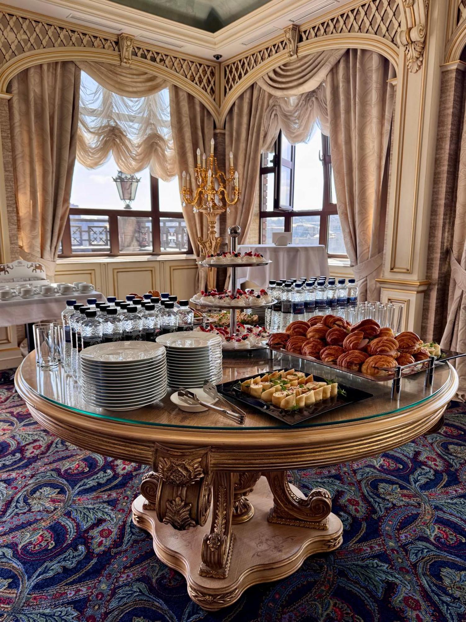 Axelhof Boutique Hotel ドニプロペトロウシク エクステリア 写真