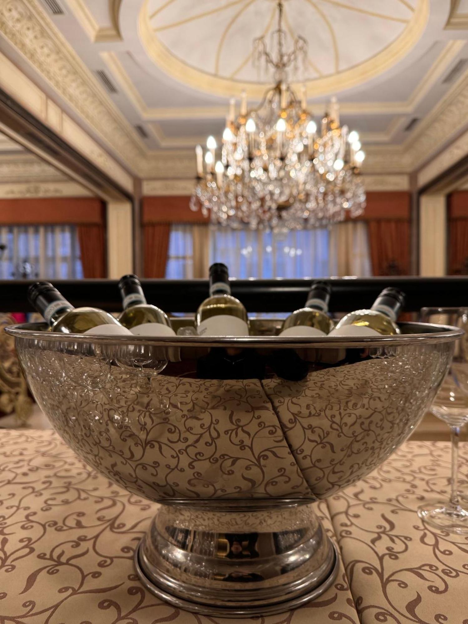 Axelhof Boutique Hotel ドニプロペトロウシク エクステリア 写真