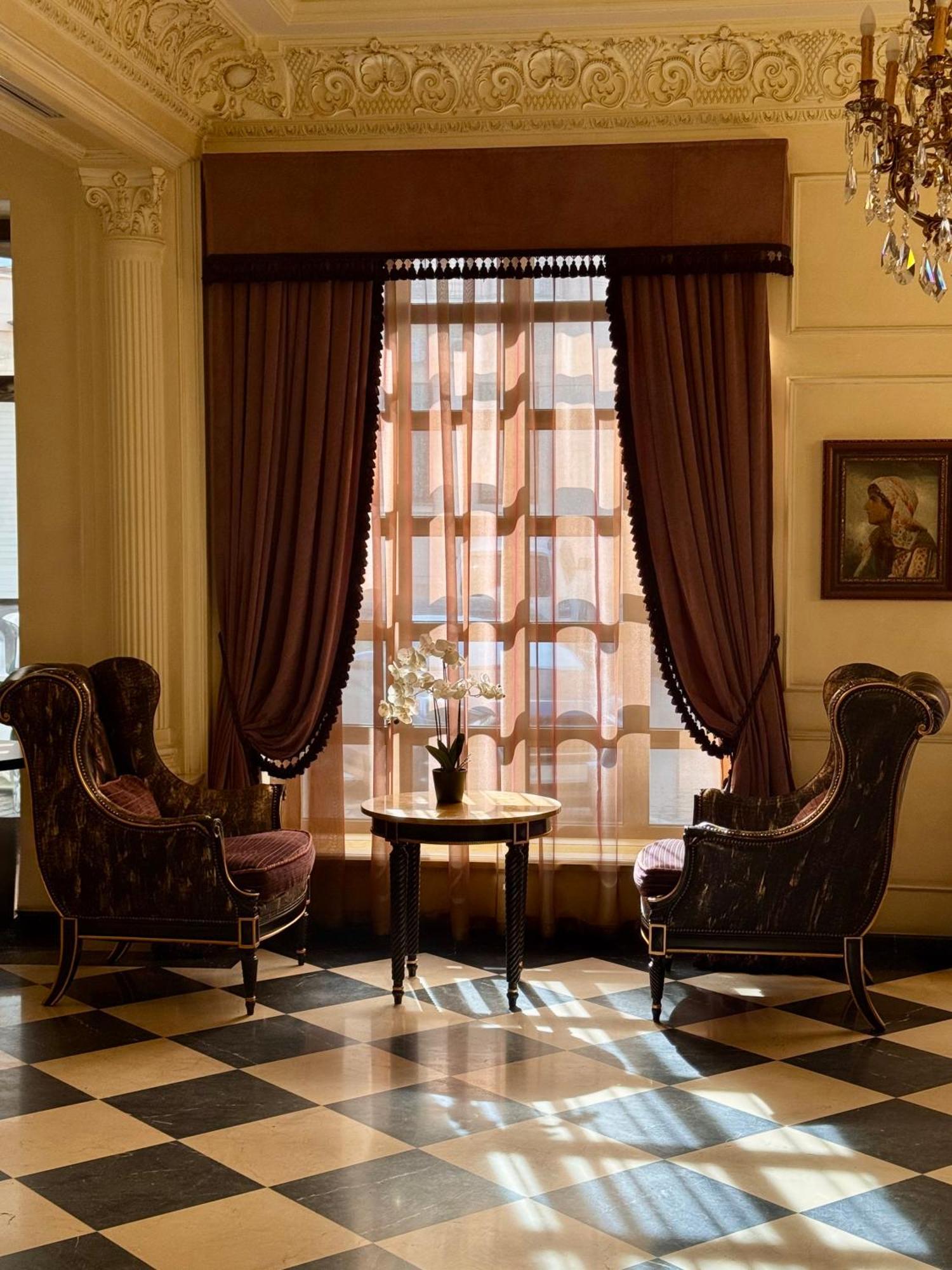 Axelhof Boutique Hotel ドニプロペトロウシク エクステリア 写真