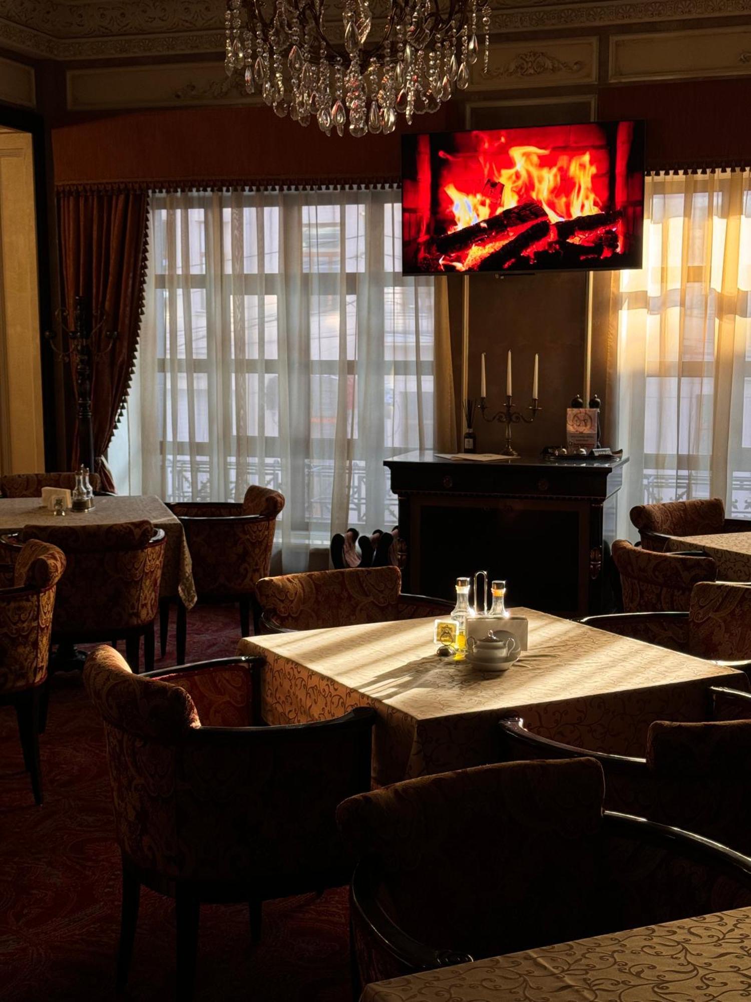 Axelhof Boutique Hotel ドニプロペトロウシク エクステリア 写真