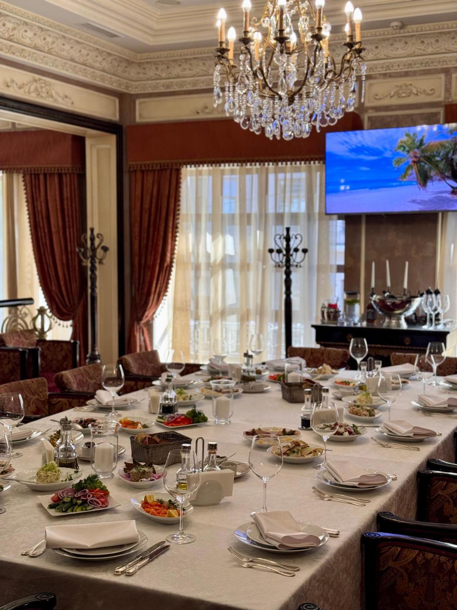 Axelhof Boutique Hotel ドニプロペトロウシク エクステリア 写真